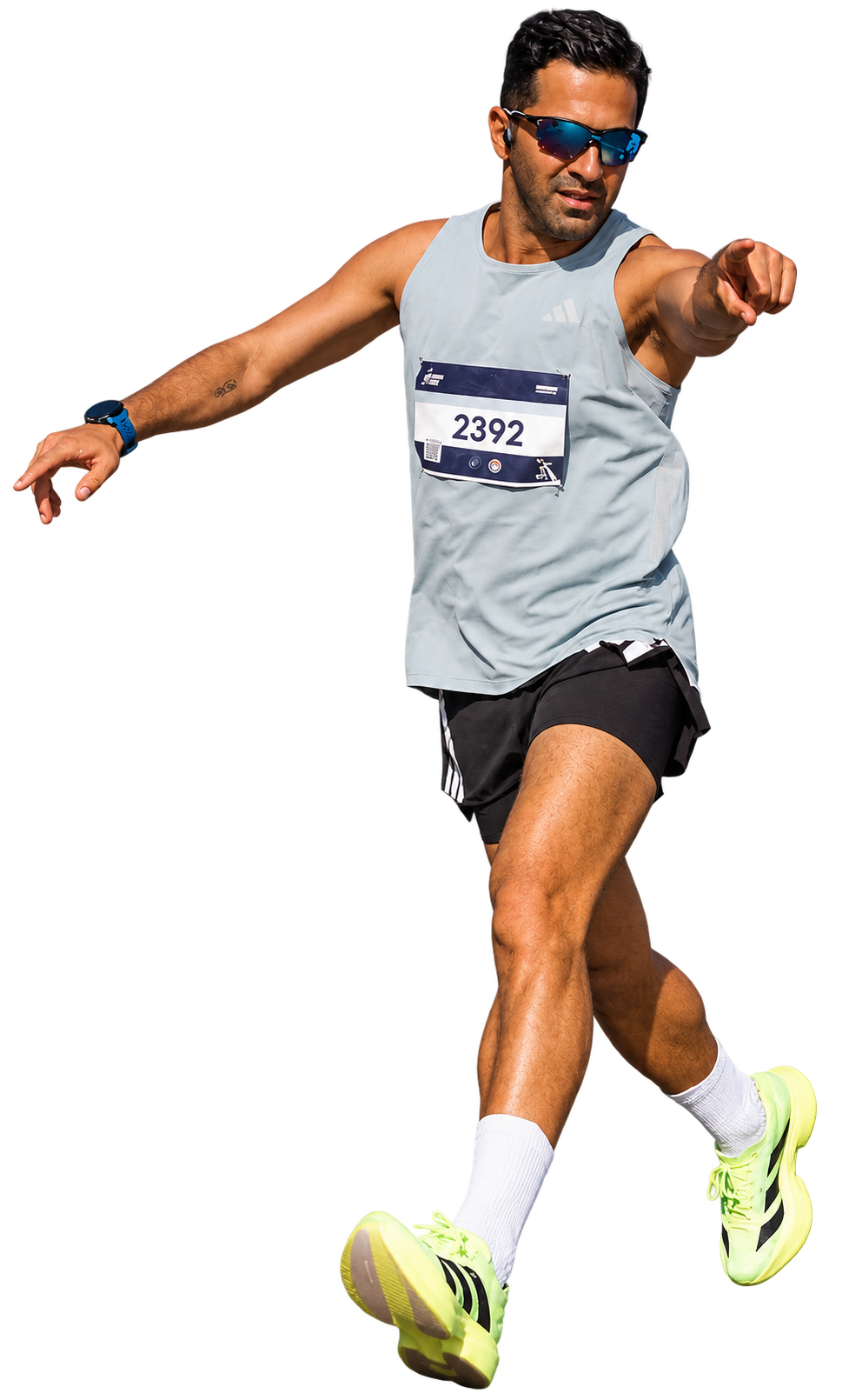 Zavosh Mohammadi running in a road race